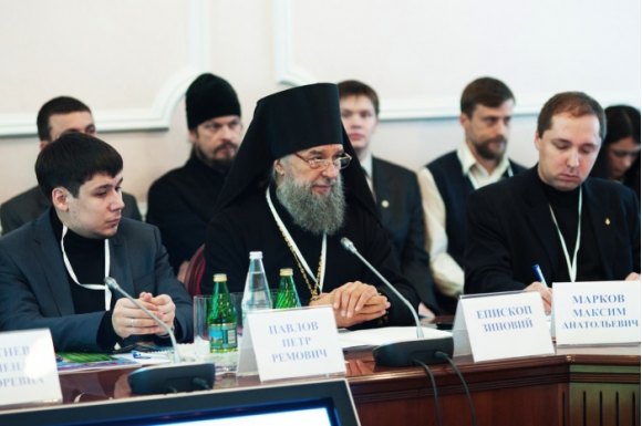 Участники Форума: епископ Зиновий, Максим Марков, Петр Павлов